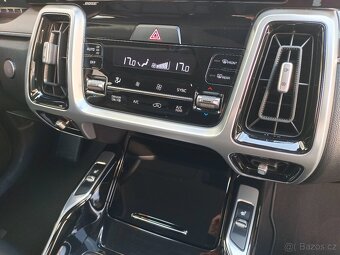 Kia Sorento 1.6 T-GDI 176kW HYBRID 4x4 57tkm Virtual 7-míst - 17