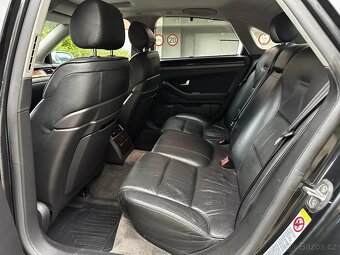 Audi A8 D3 3.7 V8 Quattro Kůže Navi BOSE Audio ALU R19 Šíbr - 17