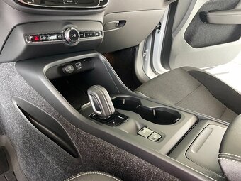 Volvo XC40 D4,AWD,140kW,LED,Nav,Kamer,DPH - 17