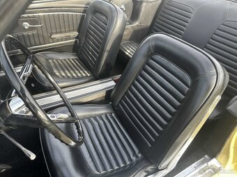 Ford Mustang Cabrio - 17