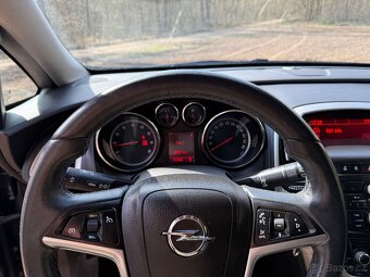 Opel Astra 1.4 Turbo, ve výborném stavu - 17