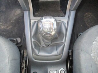 ŠKODA YETI 1,2TSi 77kw Ambiente bez koroze 04/2014 - 17