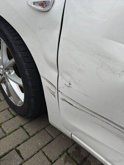 Hyundai i30 kombi havarované 2014 - 17