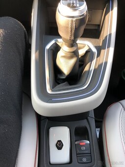 Renault Clio Initiale Paris ( Plná výbava ) - 17