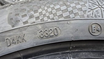 Zimní pneu 255/40/20 Continental - 17