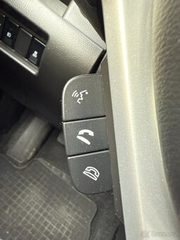 Suzuki Swift 1.2 VVTi 69 kW CZ 1. MAJITEL SERVISKA - 17