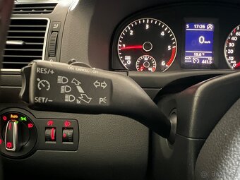 Volkswagen Touran 2.0TDI DSG 7-míst KAMERA TEMPOMAT - 17