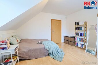 Prodej rodinného domu 5+1 se zahradou u centra města Český B - 17