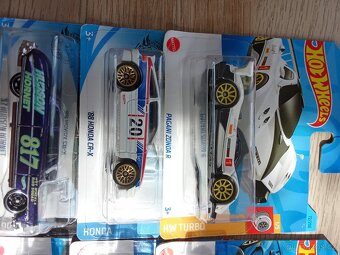 Hot wheels - 17