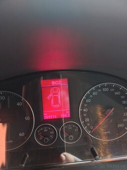 Touran Sedmimístný +Tažné zařízení - 17