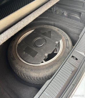 VW Passat Variant 2.0TDI 110kw DSG rok 2021 - 17