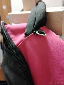 Růžovo černý batoh značky OXY - 17