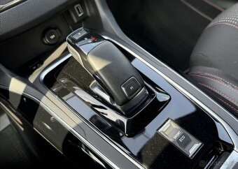 Peugeot 308 GT LINE 1.MAJ AUTOMAT DPH benzín automat 96 kw - 17