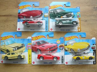 AUTÍČKA HOT WHEELS - 17