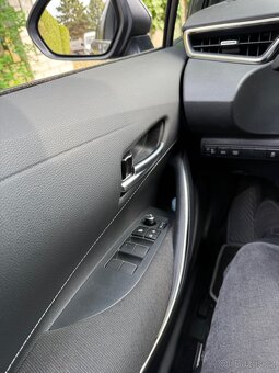 Toyota Corolla 2023 km- 20,000 - 17