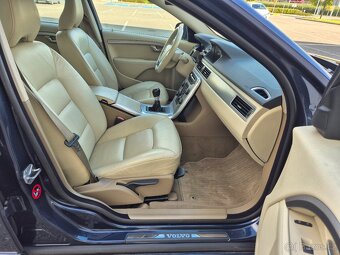 VOLVO S80 D4 120 KW 5-VÁLEC XENON NAVI MANUÁL  1MAJITEL - 17