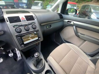 VW Touran Highline RLINE 2.0 TDI xenony klima tažné tempomat - 17