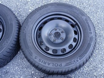 Pěkná zimní kola Škoda Karog 215/60/16, vzorek 8mm - 17