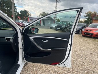 Hyundai i30, 1.6CRDi 81kWPRAVID.SERVIS - 17