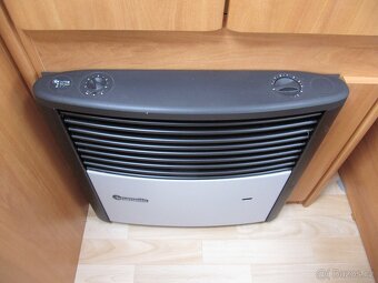 Prodám karavan Hobby 400sf,r.v.2004 + mover + předstan. - 17