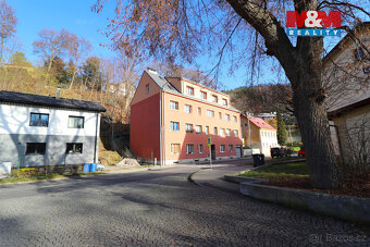 Prodej bytu 2+1, 45 m², Loket, ul. Nádražní - 17