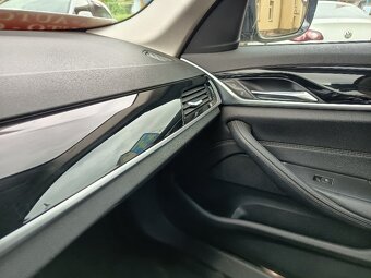 BMW 530D xDrive Sport Line 195KW  ČR  DPH - 17