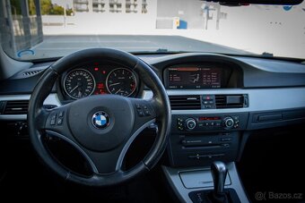 BMW Rad 3 Touring 330d xDrive A/T - 17