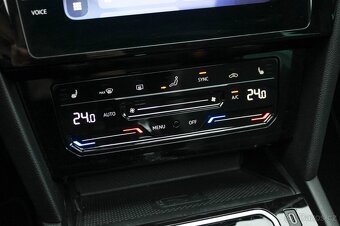 Volkswagen Passat Variant 2.0 TDI EVO Elegance DSG - 17