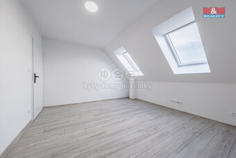 Prodej bytu 4+kk, 93 m², Sedlčany, ul. Nademlýnská - 17