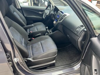 HYUNDAI iX20 1.4i 66 KW 1.MAJITEL PARK.S.VYHŘ.SEDADLA+VOLANT - 17