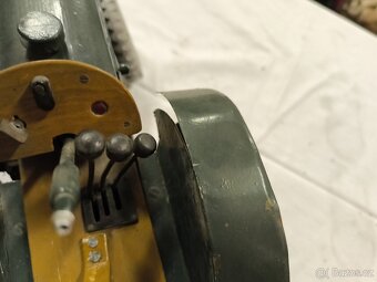 Starý model traktoru Zetor 25 - 17