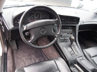 BMW 850i E31 1991 stříbrný celolak, najeto jen 122 600 km - 17