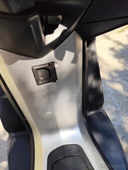 Peugeot 125 satelis 11 kW top stav - 17