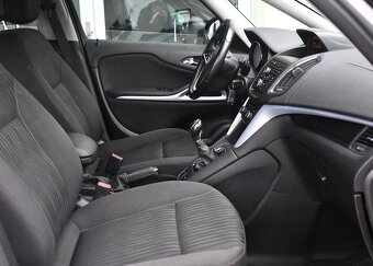 Opel Zafira TOURER 1.4T PO ROZVODECH 7MÍST - 17