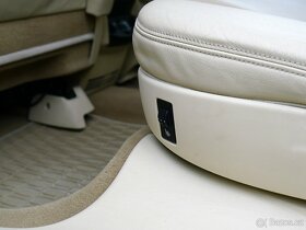Citroën C6 Exclusive – bílá kůže a dřevo - 17