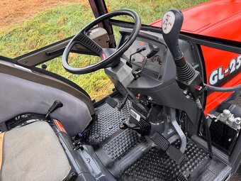Japonský traktor KUBOTA GL 25
Diesel 3 válec, 25HP - 17