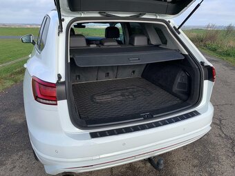 VW Touareg 3.0 TDi 210 kW/DSG/4Motion/Vzduch/Tažné - 17