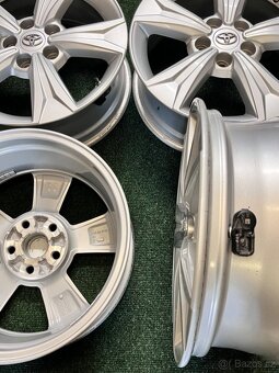 5x114,3 R17 Originál Alu Toyota C-HR - TOP stav - 17