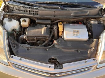 Prodám Toyota Prius II. generace Hybrid 1.5 - 17