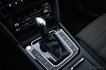 Volkswagen Passat Variant 2.0 TDI Elegance DSG - 17