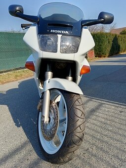 Honda VFR 750 - 17