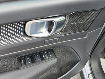 VOLVO XC40 300kW 4x4 TWIN RECHARGE PRO ČR 2022 LED+NAVI -DPH - 17