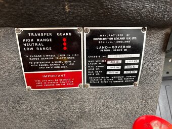 Prodám Land Rover 109 Series III - 17