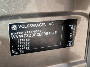 Volkswagen Passat (2013) 2,0 TDi 4MOT Highline - 17