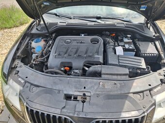 Superb 2.0Tdi 103kw Elegance 2011,Výborný stav bez koroze. - 17