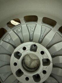 Mercedes-Benz nahradní  dily GLE, GLS,W124,, W164, W222 atd. - 17
