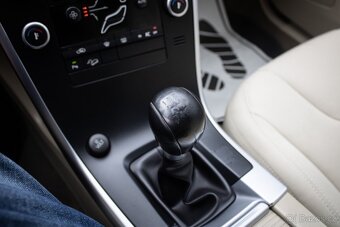 Volvo XC60 2.4D AWD Summum - 17