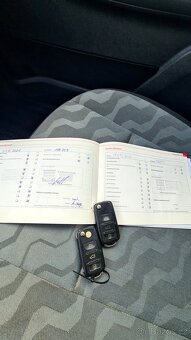 Škoda Fabia 2 Combi 1.4 16v MPI Style Edition - park.senzory - 17