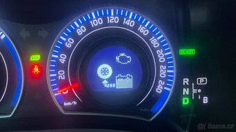 Toyota Auris Hybrid 1.8 Automat - 17