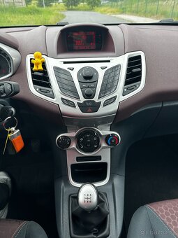 FORD FIESTA 1.2 - 17